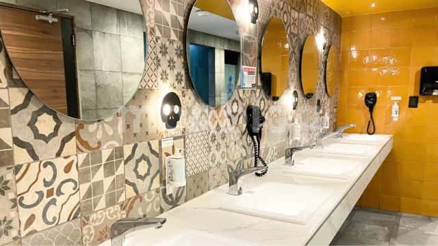 Barrio downtown mexico city hostel共用トイレ・シャワールームが清潔