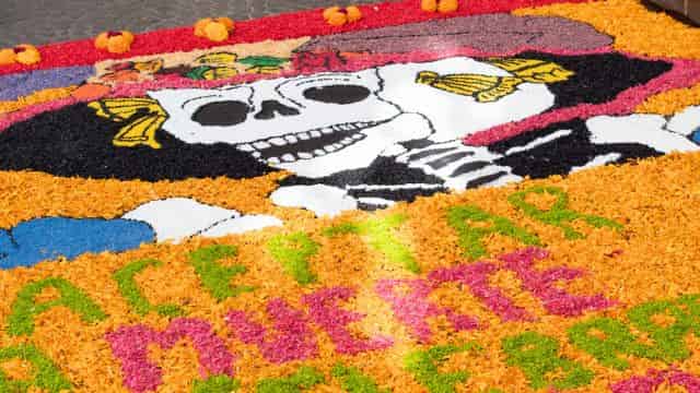 Día de Muertos メキシコの死者の日の花びらの装飾