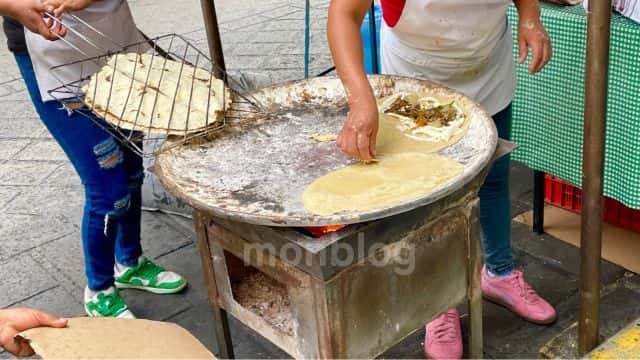オアハカのおすすめグルメ:メメラス(筆者撮影)