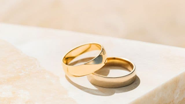 結婚をイメージさせる婚約リング