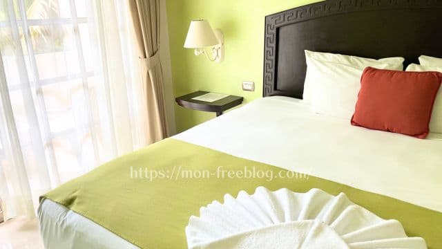 プラヤデルカルメンで宿泊した安全なホテルのベッド (筆者撮影)