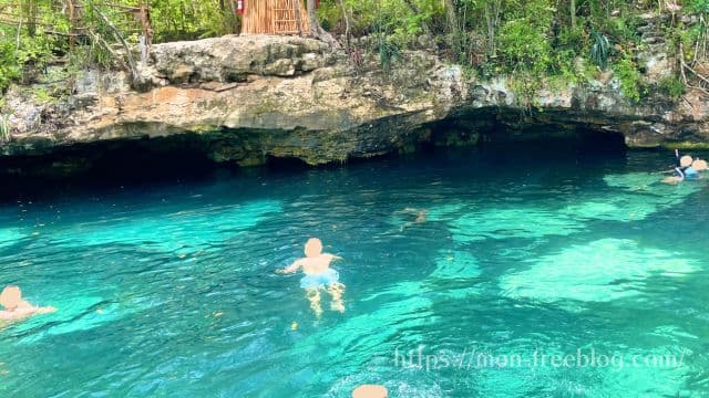 プラヤデルカルメン・セノーテ・アズール(Cenote Azul)筆者撮影