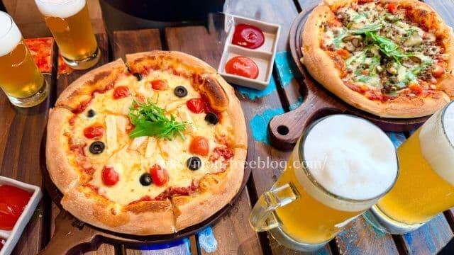 バナヒルズのダナンクラフトビールのレストランで食べたランチとビール